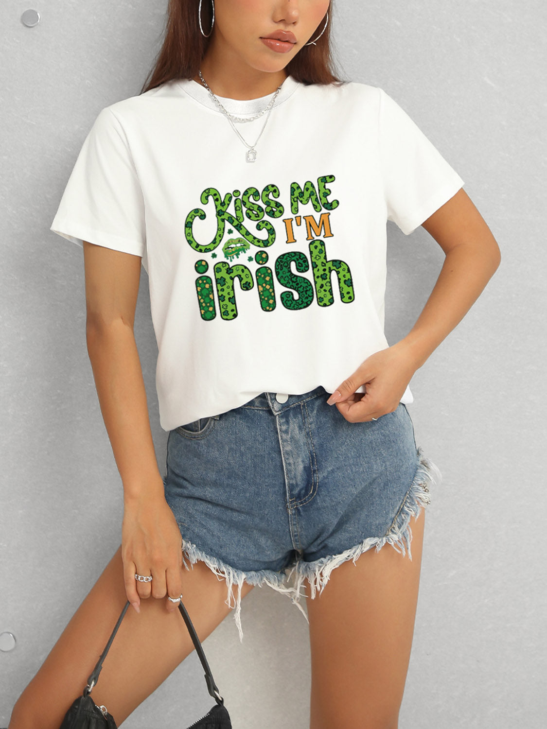 KISS ME I'M IRISH Round Neck T-Shirt